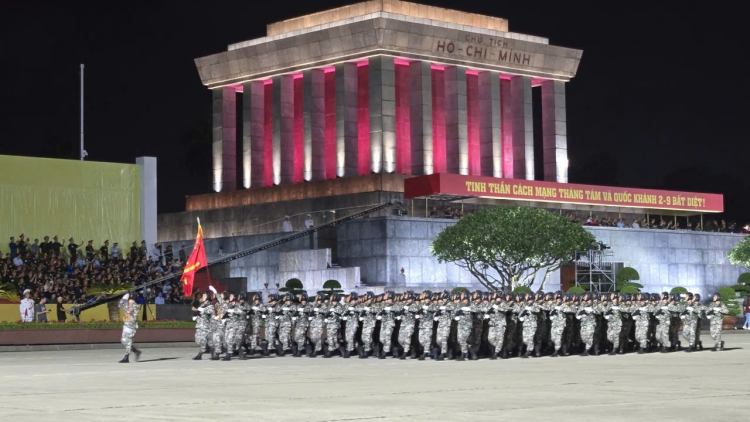 Tơrgùm tàp bơrlŭ bal ling lòt pơdar, làng bol lòt pơdar tơngkah kir sơnrai 80 nam Kăc màng Nhai Phàm mờ Sơn tờm Dà lơgar 02/09 