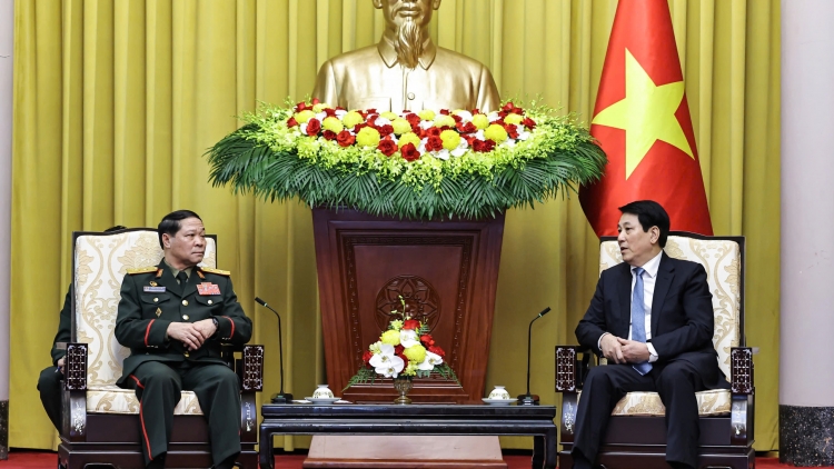 Kơdră teh đak bơ̆n Lương Cường sơng Kơdră Anih tơm Chinh trĭ Khul linh kon pơlei Lào 