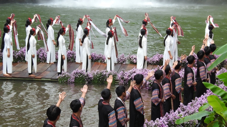 Kơl jrê bung jrê bàng (K’Ho)