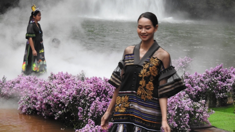 Tơ’iung kon tơring (Bahnar)