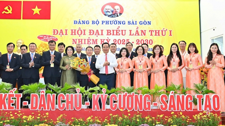 PHUONG SAI GON – BAN RAYA HO CHI MINH BREI PADANG THAOT BINGUK KARJA PALEI DUA PAKAT 