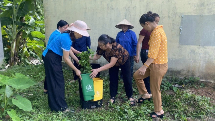 PIẾN NHẲM NHÁC PỀN CHÈN, VIỂC HẾT ĐÂY CÚA PỈ NOỌNG NHÌNH DÚ BÚNG SLUNG SLẢNH THÁI NGUYÊN