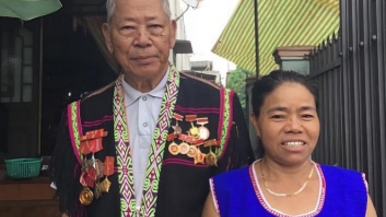 Ƀok Krung Dăm Veo: Đĭ jơhnơr lui kiơ̆ Đảng, Ƀok Hô