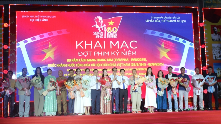 Pơxiâm po mơđah phim tơbâ 80 hơnăm Kăch măng khế tơheăm ƀă Mơjiâng tơnêi têa 2/9