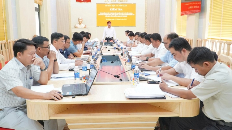 BH’CỘ BHA LÂNG SỞ DÂN TỘC LÂNG TÔN GIÁO THÀNH PHỐ ĐÀ NẴNG BHRỢ BHIỆC LÂNG 3 CHR’VAL TÂY GIANG, A VƯƠNG LÂNG HÙNG SƠN