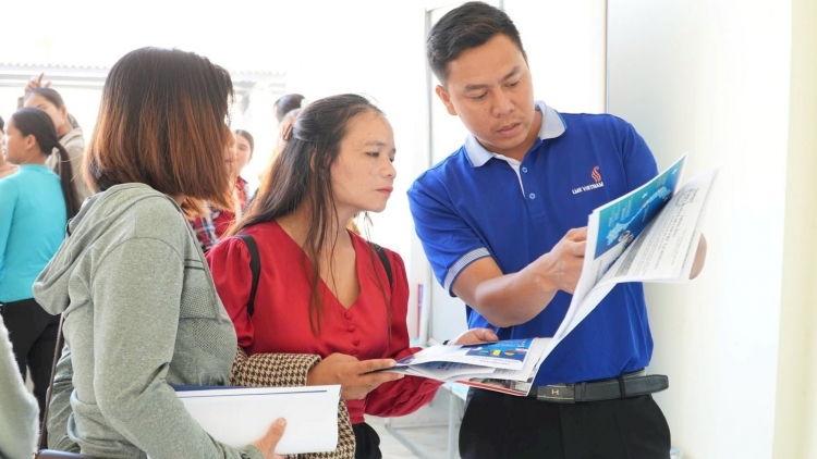 LÂH 200 ĐHANUÔR CHR’VAL TÂY GIANG TING PÂH G’LUH CHÂC LÊY BHIỆC BHRỢ