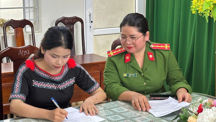 ĐHA ĐHÂM C’MỌOR VÊÊL ĐÔNG XRẶ ĐƠN ZƯƠC MOON LƯƠT CÔNG AN