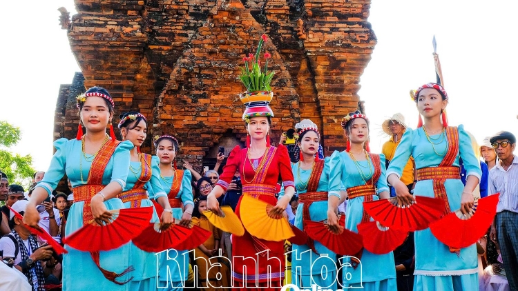 KHANH HOA PATAGOK YAOM ILAMO MENG KAL BANGSA CAM SAONG RAGLAI  