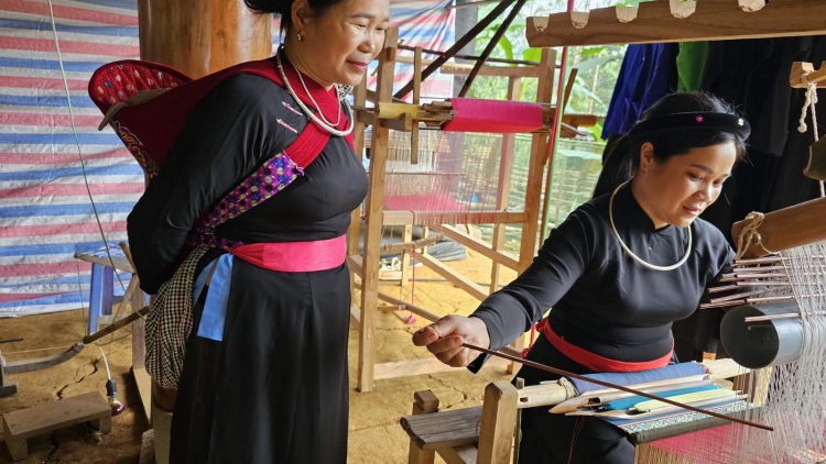 CHƯƠNG TRÌNH KHAY HENG TÀY - NÙNG (Thứ 5, vằn 21 bươn 8 pi 2025)