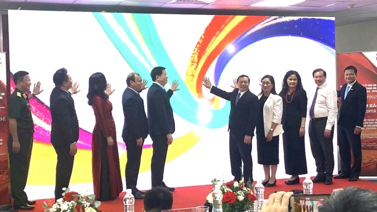 Hdró 80 hơnăm tăng troăng Tơniăn krê, Hlâu hlĕng, Hơniâp ro