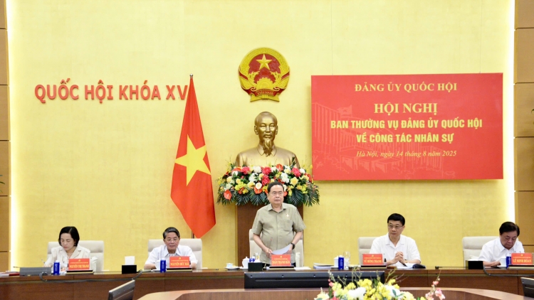 Kruanh Quốc hội Trần Thanh Mẫn leo rơh rƀŭn nchră Ban thường vụ Đảng ủy Quốc hội