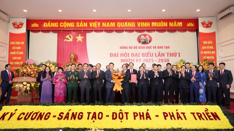 Đảng ƀô̆ Khu xiâm pơkuâ hnê hriâm ƀă Hnê mơjiâng tuăn ngôa rơkê tơkŭm po Hneăng hôp kăn teăng mâ roh má môi