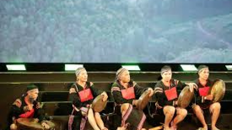 I adei i (Này em này)