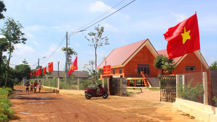 Ngiâ méa nếo a kơpong pơlê kăch măng Ea M’Droh, Dak Lak