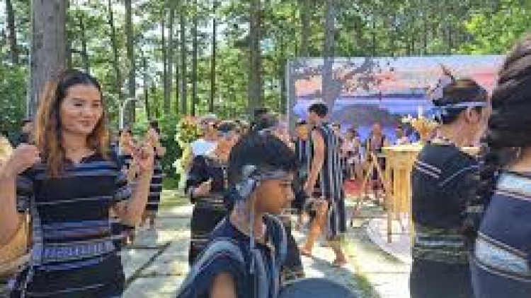 Kơl jrê bung jrê bàng