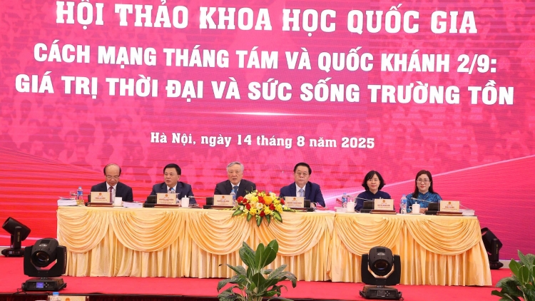 Cách mạng Khay 8 n’hanh Quốc khánh 2/9-Nău khlay têh n’hanh nuih n’hâm rêh hôm e