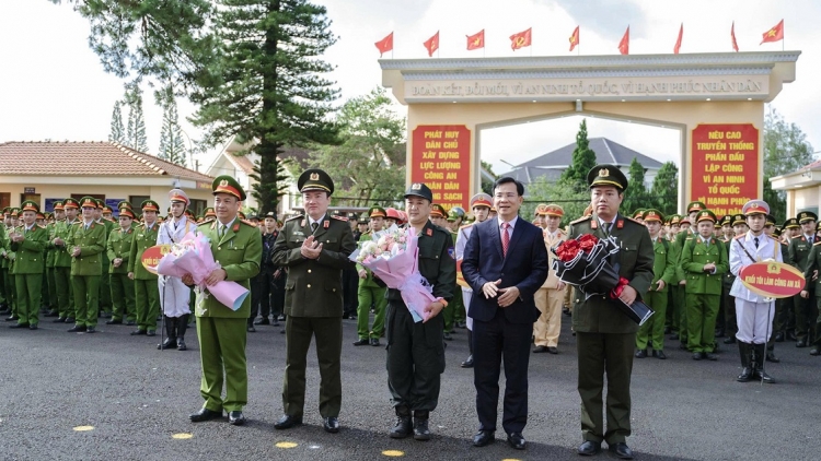 Càr Lâm Đồng ai rơlao 600 nă kwang bàng càr tus lơh broă tàm kâp sàh, sơnah ƀòn