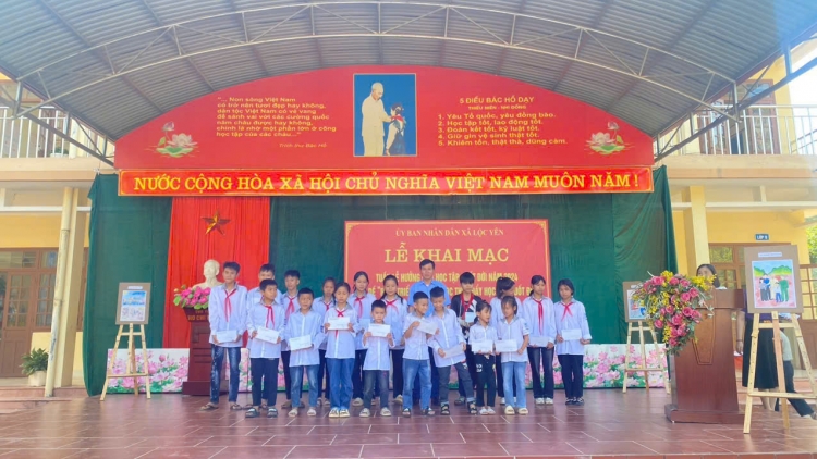 LẠNG SƠN: KHOÁI PÂY TIỂM NGÒI BÚNG TẲNG TRƯỜNG SLON DÚ 11 XẠ PIÊN CHÁI