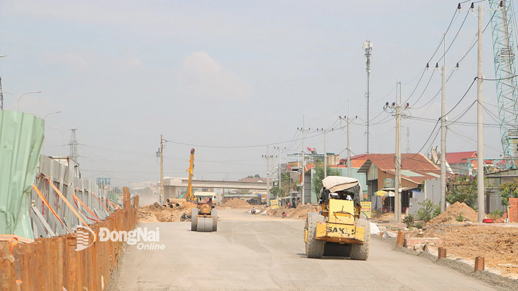 SALAH BLAOH JALAN NGAK DI NEGAR HU 3 RIBAU KM JALAN MBAK PEIH SAMAR DI PUAC THUN INI