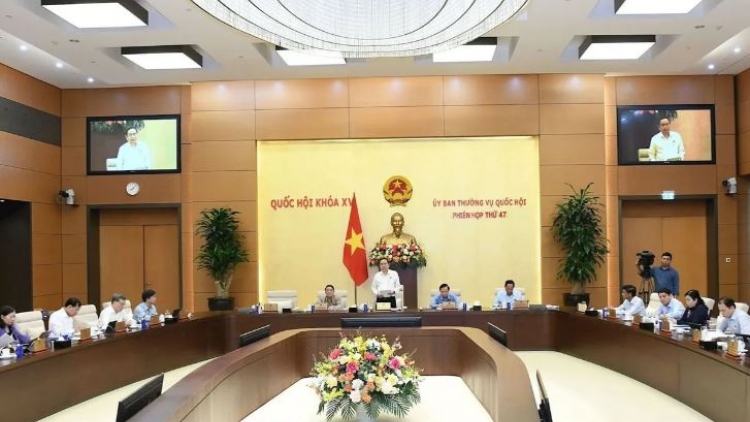 Ntơm pơk rơh rƀŭn nchră tal 48 bâh ủy ban rnâng kan Quốc hội.