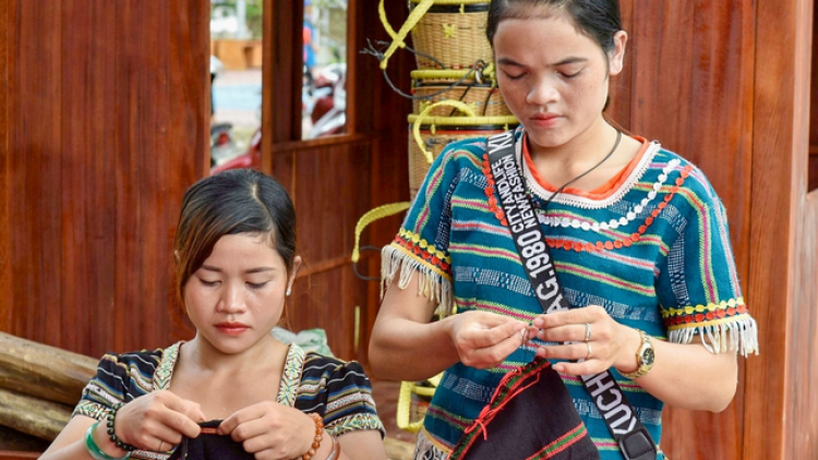 Mơhnhôk dêi kơnốu mâ tá tiô khu xâ