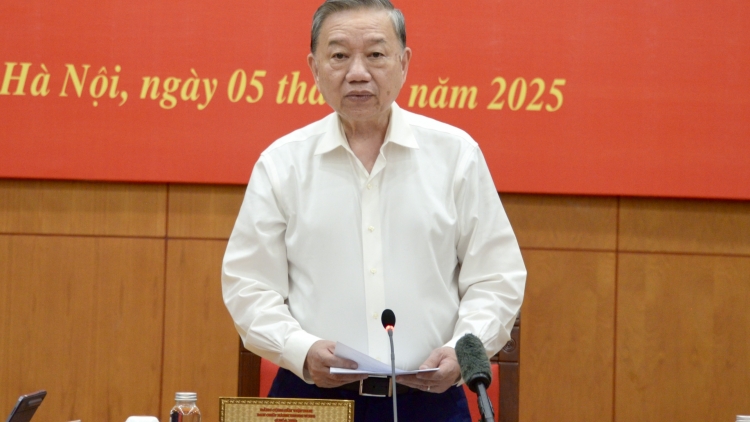 Tổng Ƀí thư ồng Tô Lâm đơng lam pơrjum Mpồl Sồr lơh Dà lơgar bè lơh gơs adăt boh lam