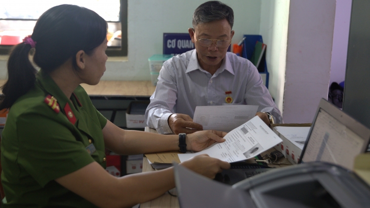 Kŏng ang Dak Lăk tĕnh koăng pơm kơtheh đảng viên pơklep kơchip
