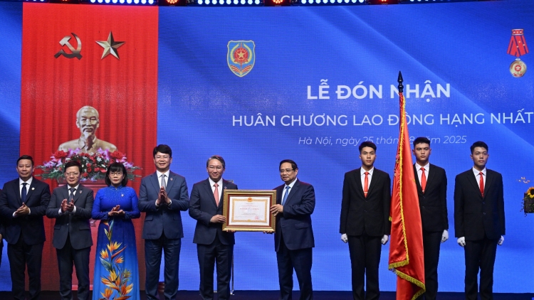 Thủ tướng ồng Phạm Minh Chính tus Tơnkah 80 nam ngai bơhiàn gah Adăt boh lam lơgar Việt Nam