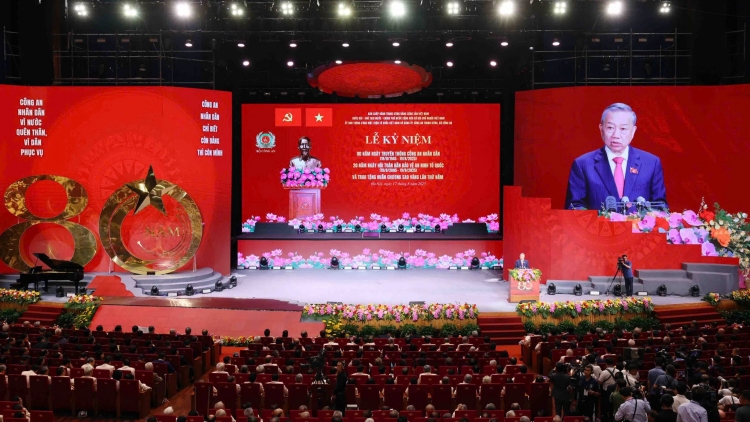 Tơdrong kơtơ̆ng ang năr 18/8/2025