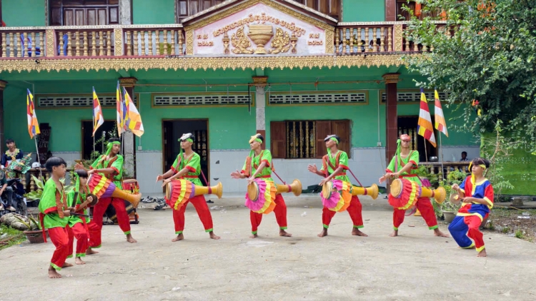 ការអភិរក្សវប្បធម៌ខ្មែរ និងចាម