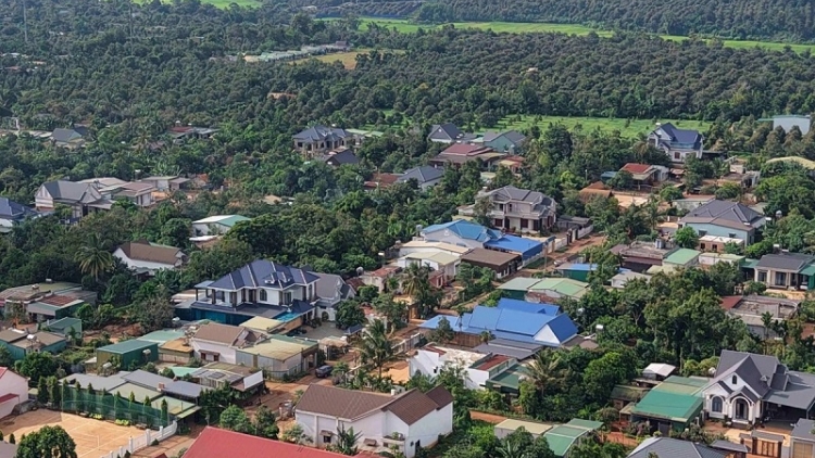 MBUAN PALEI KAYA JIEN TIK DI BHUM TANEH BHONG BAZAN