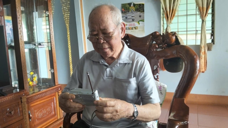 Djuai ania Bahnar kĕ phĭ hăng Gong phun jua pơhiăp dêh čar Việt Nam 