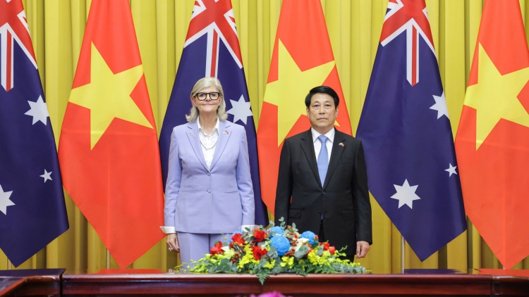 Khua lăn čar Lương Cường bi trông hŏng Khua mâo klei dưi kluôm mơ̆ng Australia Sam Mostyn