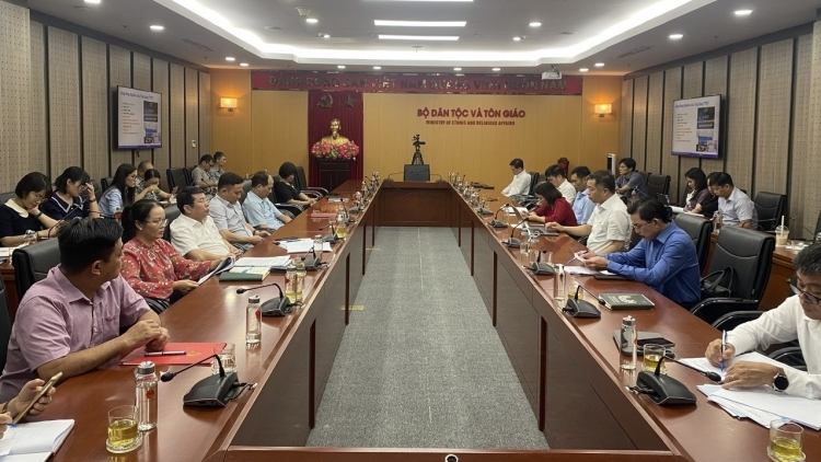 HỘI NGHỊ PRANG K’TIÊC PA CHOOM ĐOỌNG ĐƯƠI DUA BH’RIÊL ÂNG MA NƯIH BHRỢ T’VAIH HA CÁN BỘ ZÂP CÂP ỦY LÂNG CƠ QUAN ĐẢNG