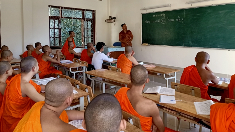 ពត៌មាន ម៉ោង ១៥