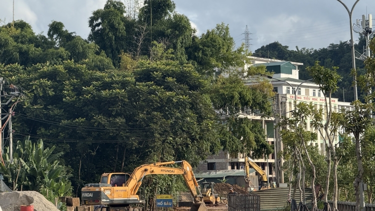 Chương trình phát thanh quam Tay thứ 5 mự 18 căm bườn 9 pì 2025. 