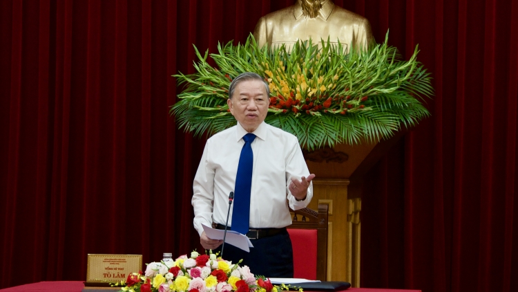 Tổng Bí thư Tô Lâm pơm jang hăm Jơnŭm pơtrŭt hŏk pơhrăm Việt Nam 