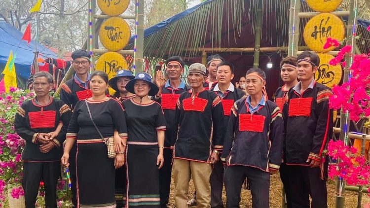 Mơngế Rơđế rak tơmeăm xah hêi, rak dêi mơhúa hdroâng kuăn ngo