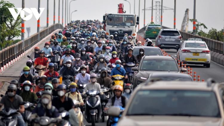BAN RAYA HO CHI MINH BAHRAU HU LABAIH 12 TRIEU RADAIH, TAGOK DUA MBANG TANEH JALAN URAK INI 