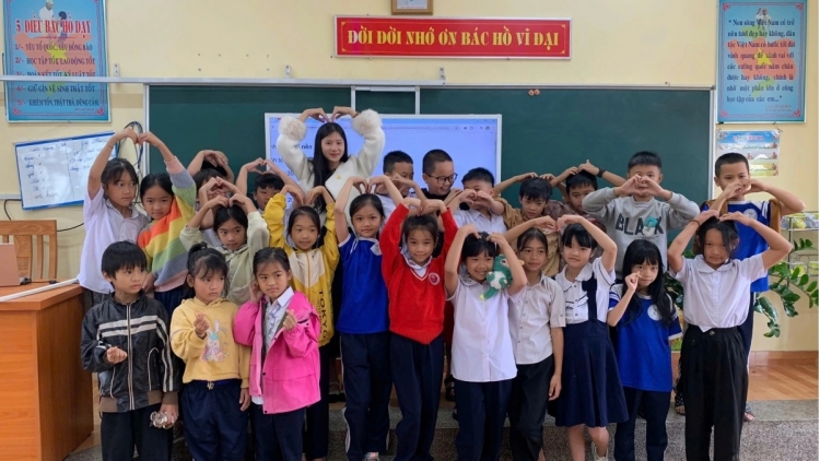 Hlá mơ-éa điê̆n tưh tơplôu ‘noăng chư kuăn ngo: Rak vế rơkong dêi tơná xiâm chal kŏng ngê̆