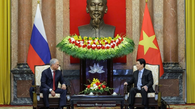 Kơdră chĕp pơgơ̆r teh đak Lương Cường sơng pơma dơnuh hăm Kơdră chĕp pơgơ̆r Đuma Quốc gia Nga