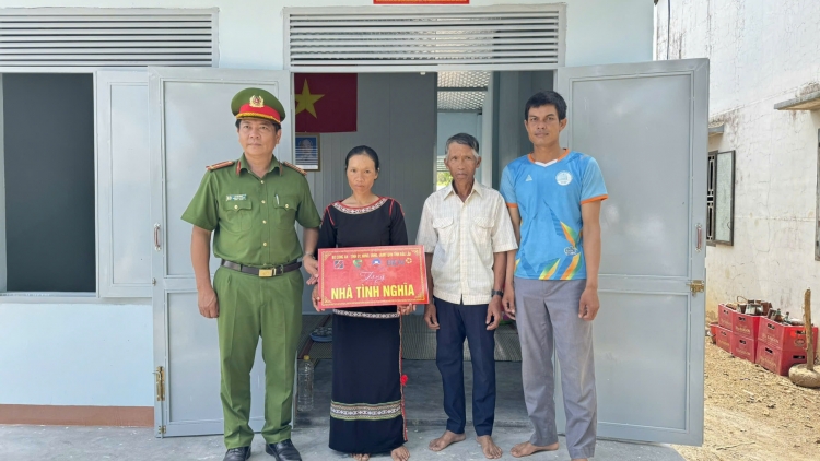 Càr Dăk Lăk lơh pa mờ lơh niam wơl rơlao 8 rơbô 900 nơm hìu ai cau rơƀah in