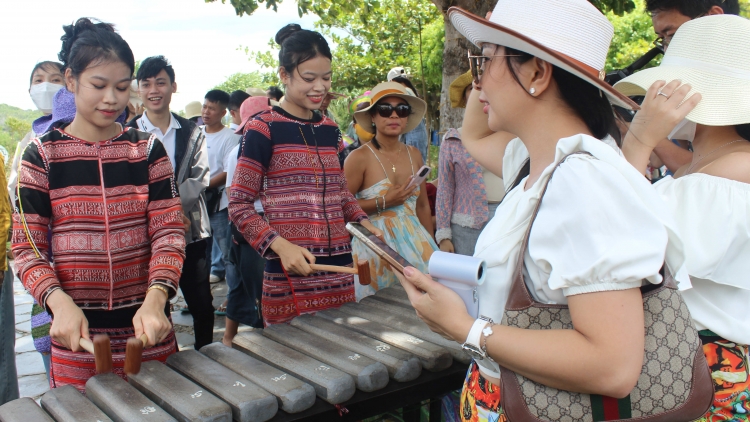 Lĕm tui tơdroăng idrâp chuât prôa hmốu tơnĭng a cheăm Tuy An Đông, Dak Lak