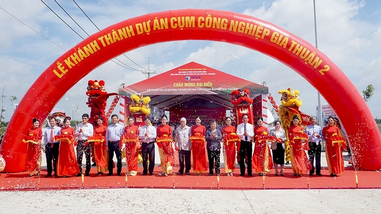 ពត៌មាន ម៉ោង​ ៦