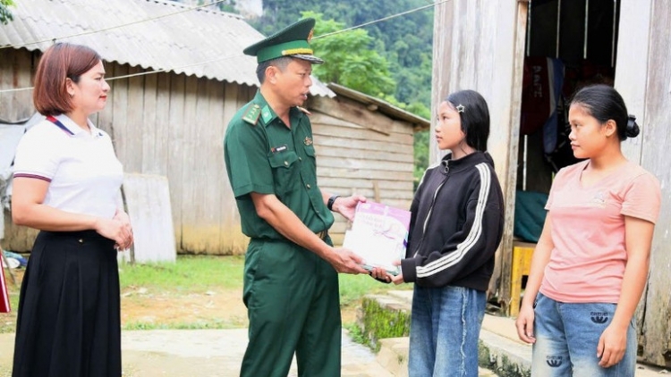 BỘ ĐỘI BIÊN PHÒNG QUẢNG TRỊ ĐOỌNG LÂH 1,2 TỶ ĐỒNG HA HỌC SINH ĐHA LUM KHAI GIẢNG C’MOO HỌC T’MÊÊ