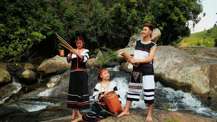 Khánh Hòa gơñăm pơđĭ kyar hơđong kjăp kual mơnuih ƀôn sang djuai ƀiă pơ čư̆ siăng