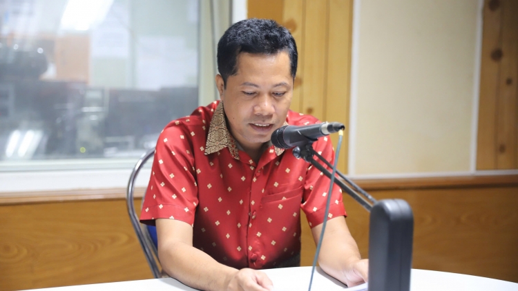 យុវជនម្នាក់នៅខេត្តអានយ៉ាងជោគជ័យជាមួយការធ្វើទឹកជ្រលក់ច្នៃពីស្លឹកក្រូចសើច