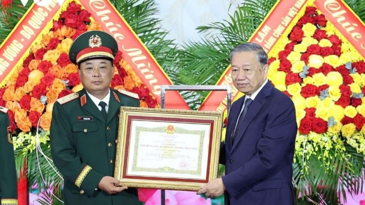 Khua git gai Ping gah ơi Tô Lâm brơi miđai Tơhan sông kơtang blah ngă kơ Anom bruă phun pơkra măi mok gah ling tơhan