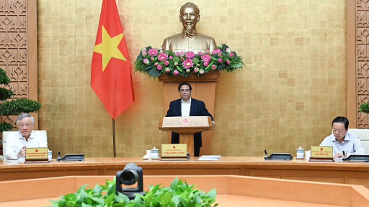 Thủ tướng Chính phủ Phạm Minh Chính ƀư tơm rơh hop way nkô̆ gay rdâk njêng pháp luật khay 9/2025