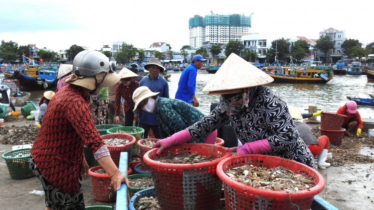 Năm yâu ka tơ̆ đak dơsĭ, yâu đei ka tôch lơ, kon pơlei jang ka Lâm Đồng đei iŏk yoa lơ